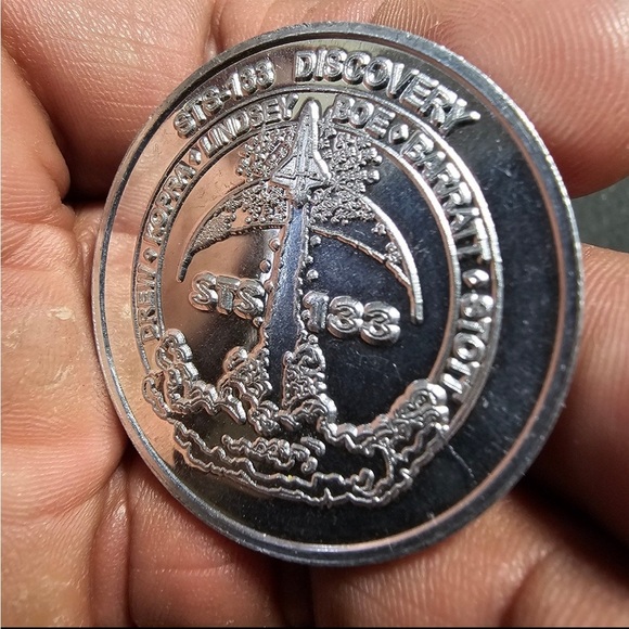 Sts-133 Discovery Space Shuttle Ssilver Tone Commemorative Token Coin Medal - Picture 9 of 9
